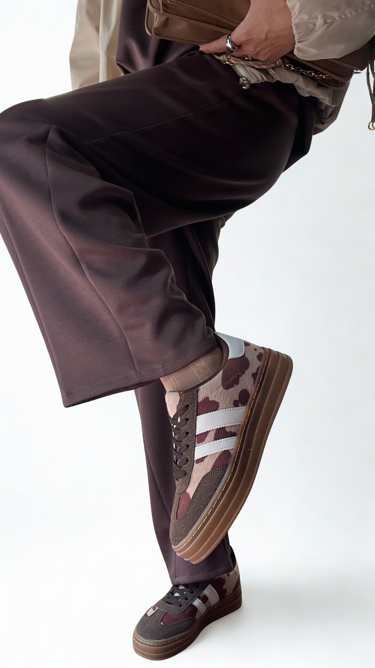 sneakers cow