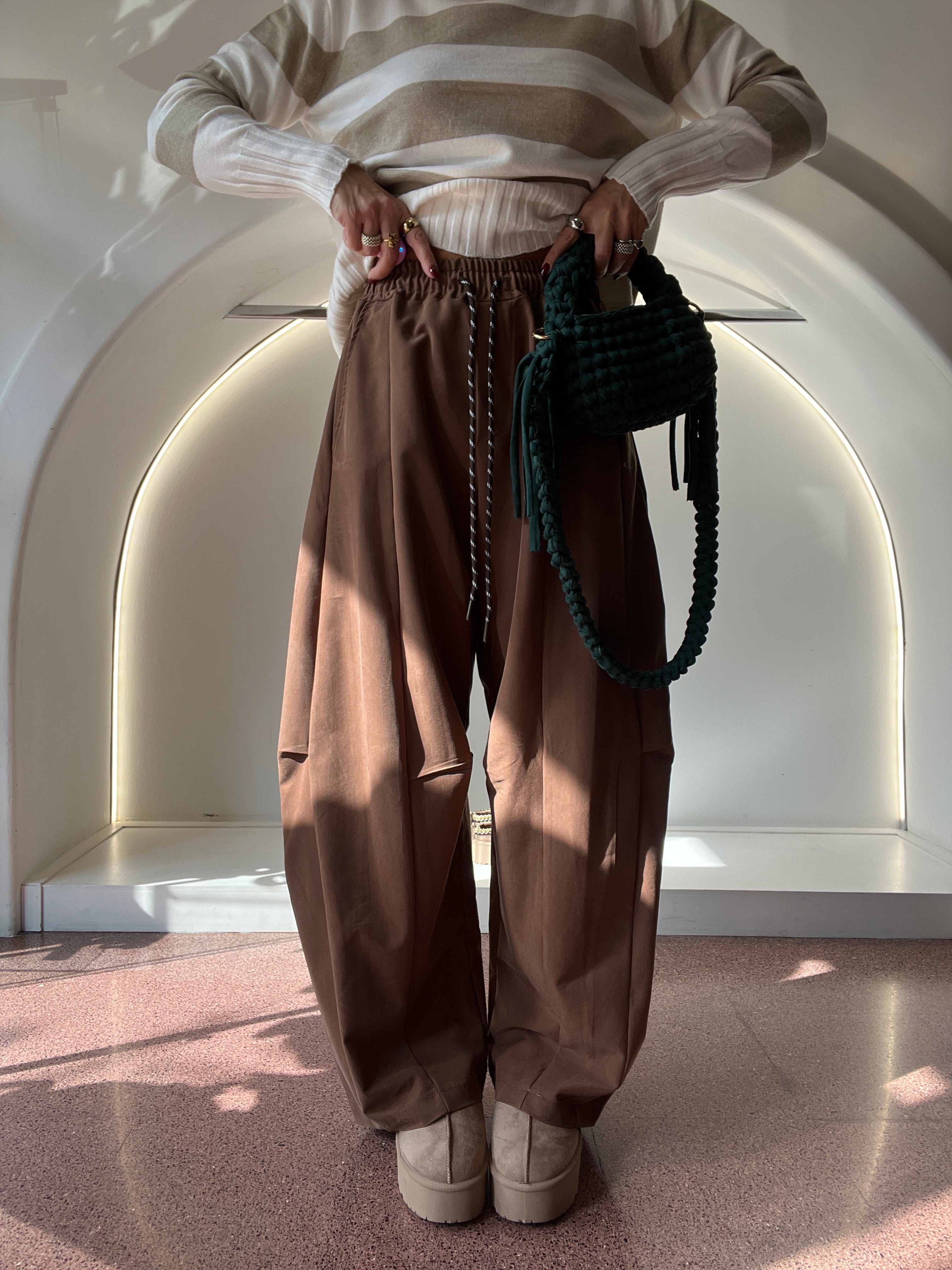 baggy suede caffè