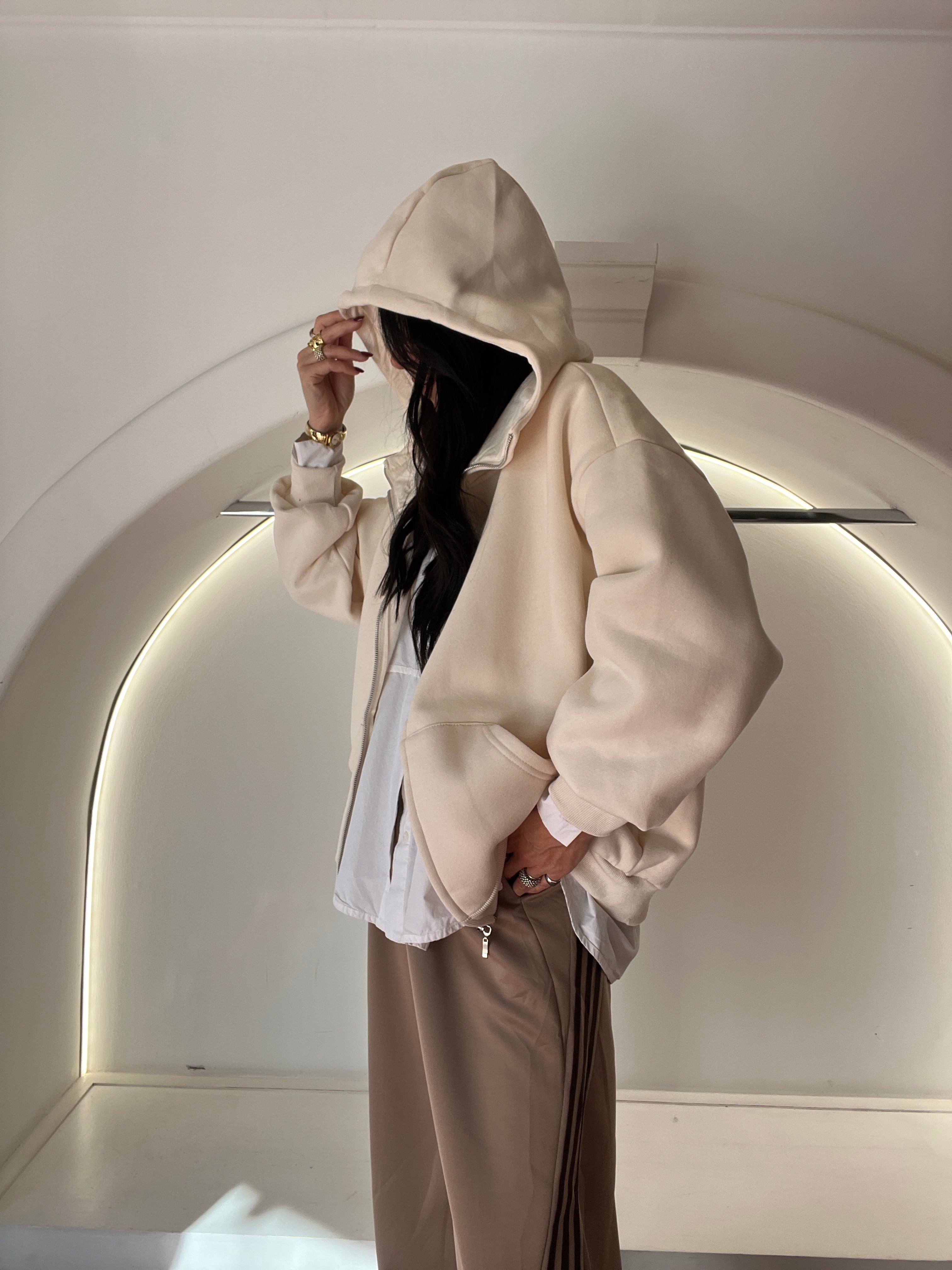 felpa con zip e cappuccio