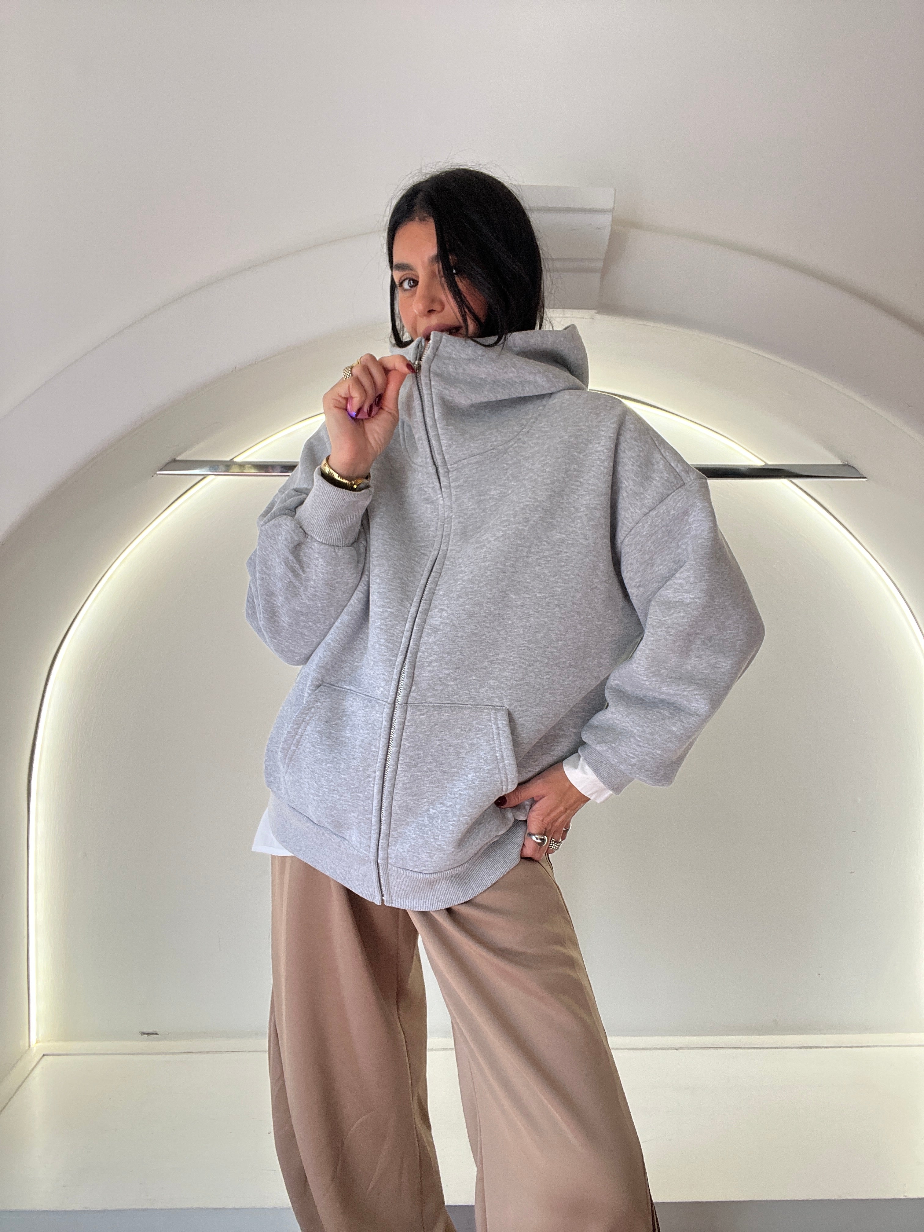 felpa con zip e cappuccio