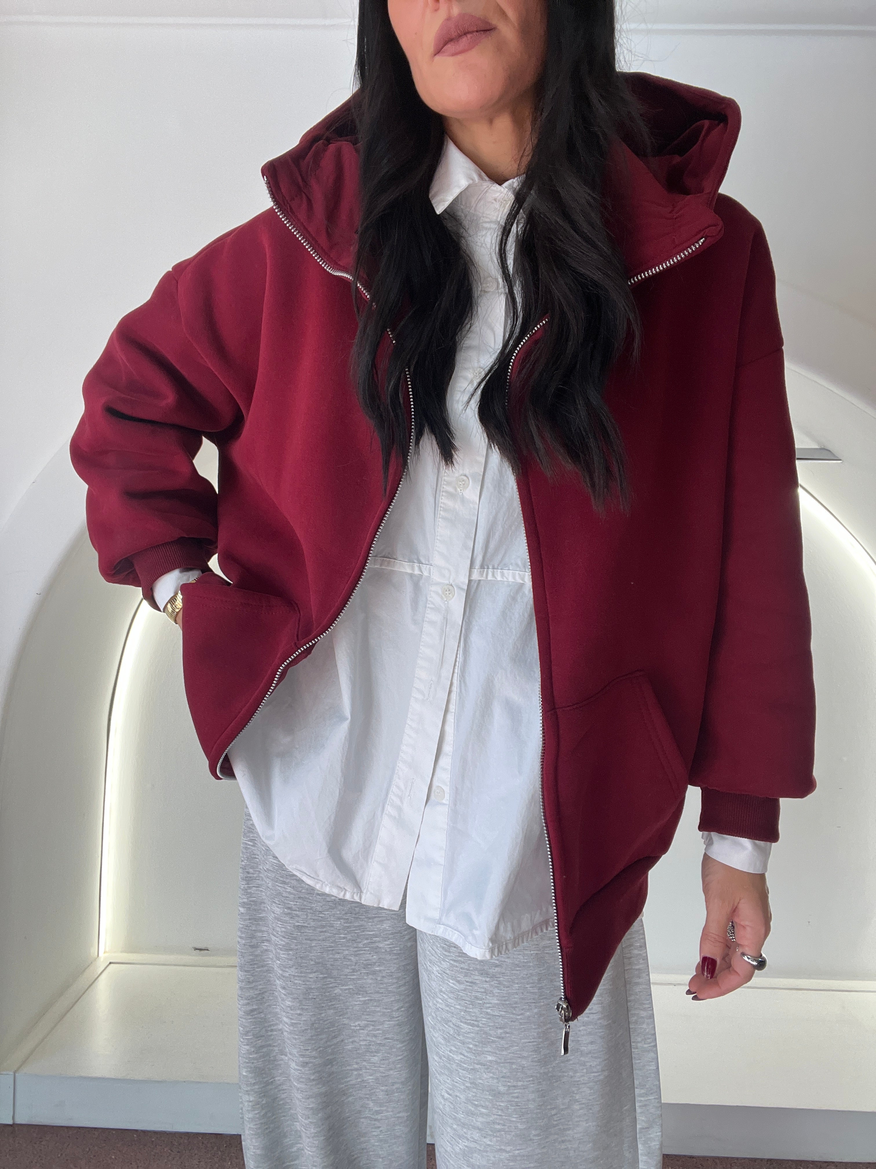 felpa con zip e cappuccio